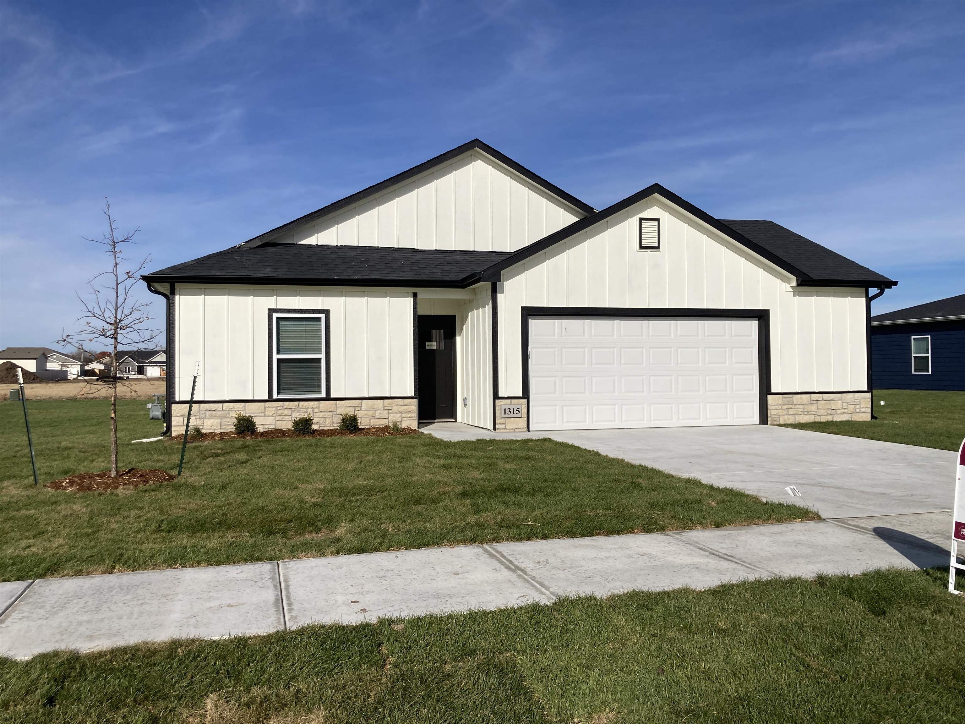 1315 Robin Dr, McPherson, Kansas image 1