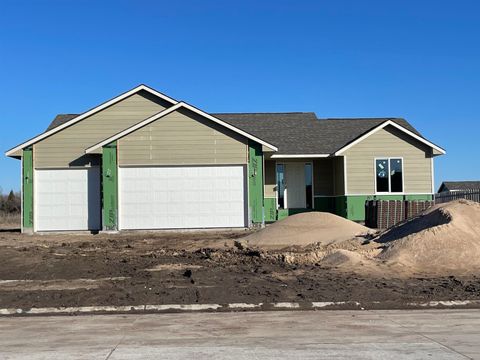 Homes For Sale - 1316 Main St<br/> Halstead, KS 67056