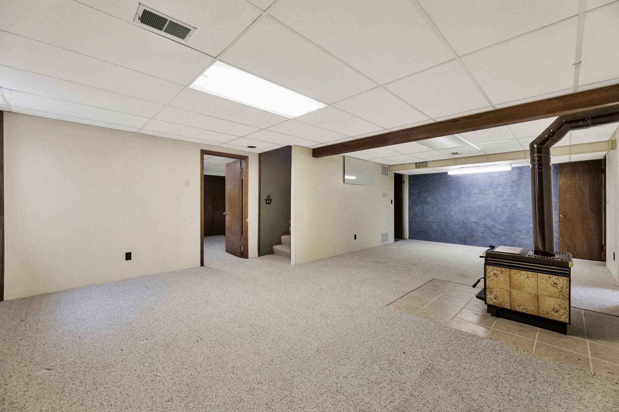 Valley Center, Kansas 67147, United States, 5 Bedrooms Bedrooms, ,3 BathroomsBathrooms,Residential,Pending,67387