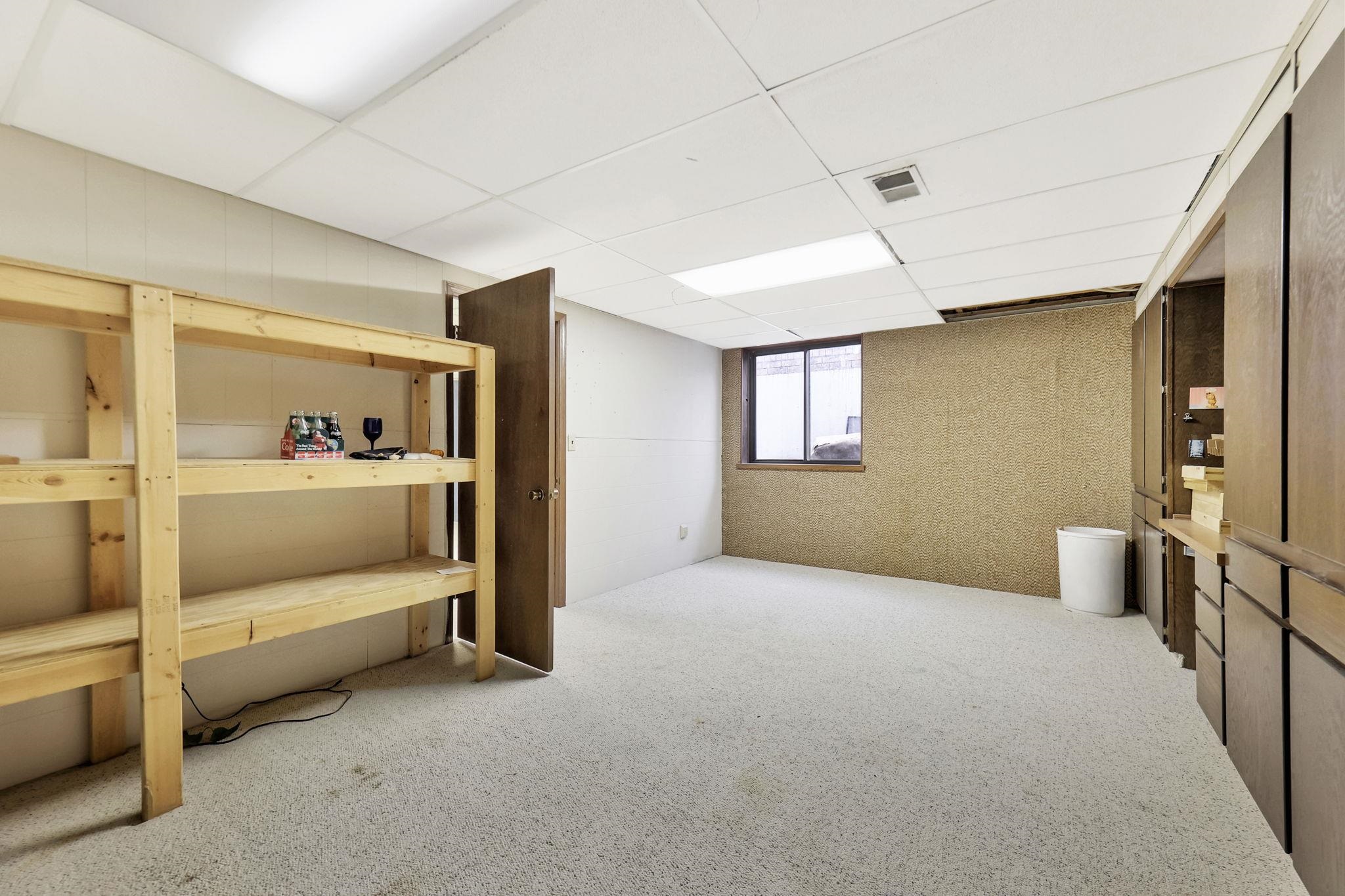 Valley Center, Kansas 67147, United States, 5 Bedrooms Bedrooms, ,3 BathroomsBathrooms,Residential,Pending,67387