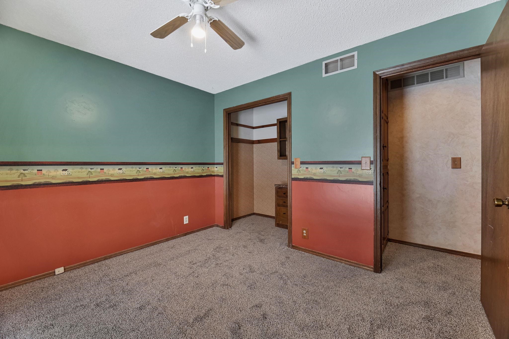 Valley Center, Kansas 67147, United States, 5 Bedrooms Bedrooms, ,3 BathroomsBathrooms,Residential,Pending,67387