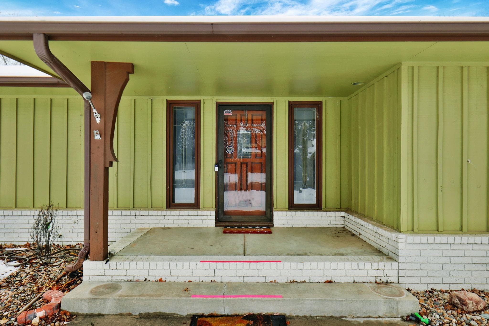 Valley Center, Kansas 67147, United States, 5 Bedrooms Bedrooms, ,3 BathroomsBathrooms,Residential,Pending,67387