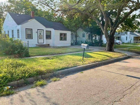 Homes For Sale - 2147 S Laura Ave<br/> Wichita, KS 67211