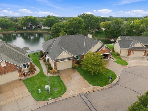 Townhouse For Sale - 2301 N Lakeway Ct<br/> Wichita, KS 67205