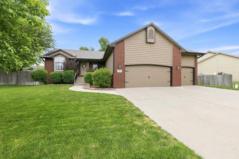 Homes For Sale - 3590 N Forest Ridge<br/> Sedgwick County, Wichita, KS 67205