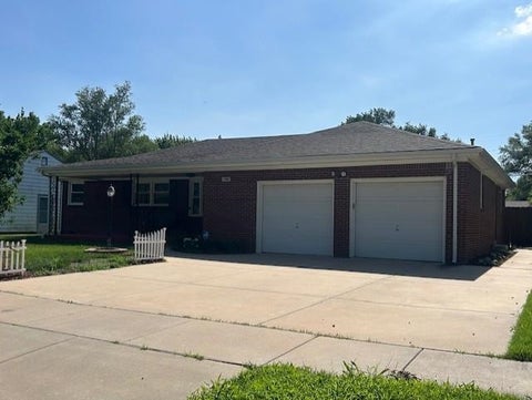 Homes For Sale - 1787 Old Manor Rd<br/> Wichita, KS 67208
