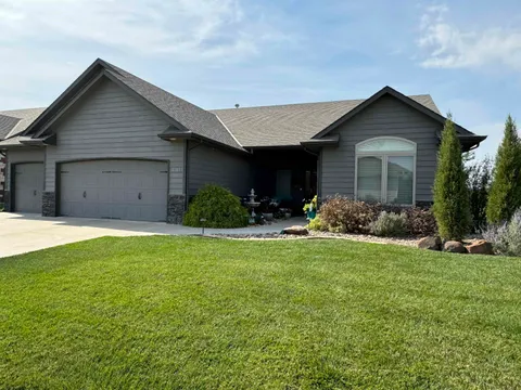 2101 Depot Cir, Newton, KS MLS: 649569