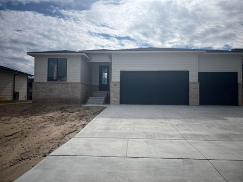 Homes For Sale - 4985 Emerald Ct<br/> Sedgwick County, Maize, KS 67101