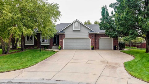 Homes For Sale - 2525 W Keywest Ct<br/> Wichita, KS 67204