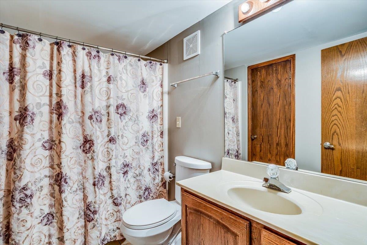 Derby, Kansas 67037, United States, 3 Bedrooms Bedrooms, ,3 BathroomsBathrooms,Residential,Pending,56792