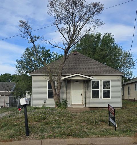 Homes For Sale - 505 N Adams St<br/> Medicine Lodge, KS 67104