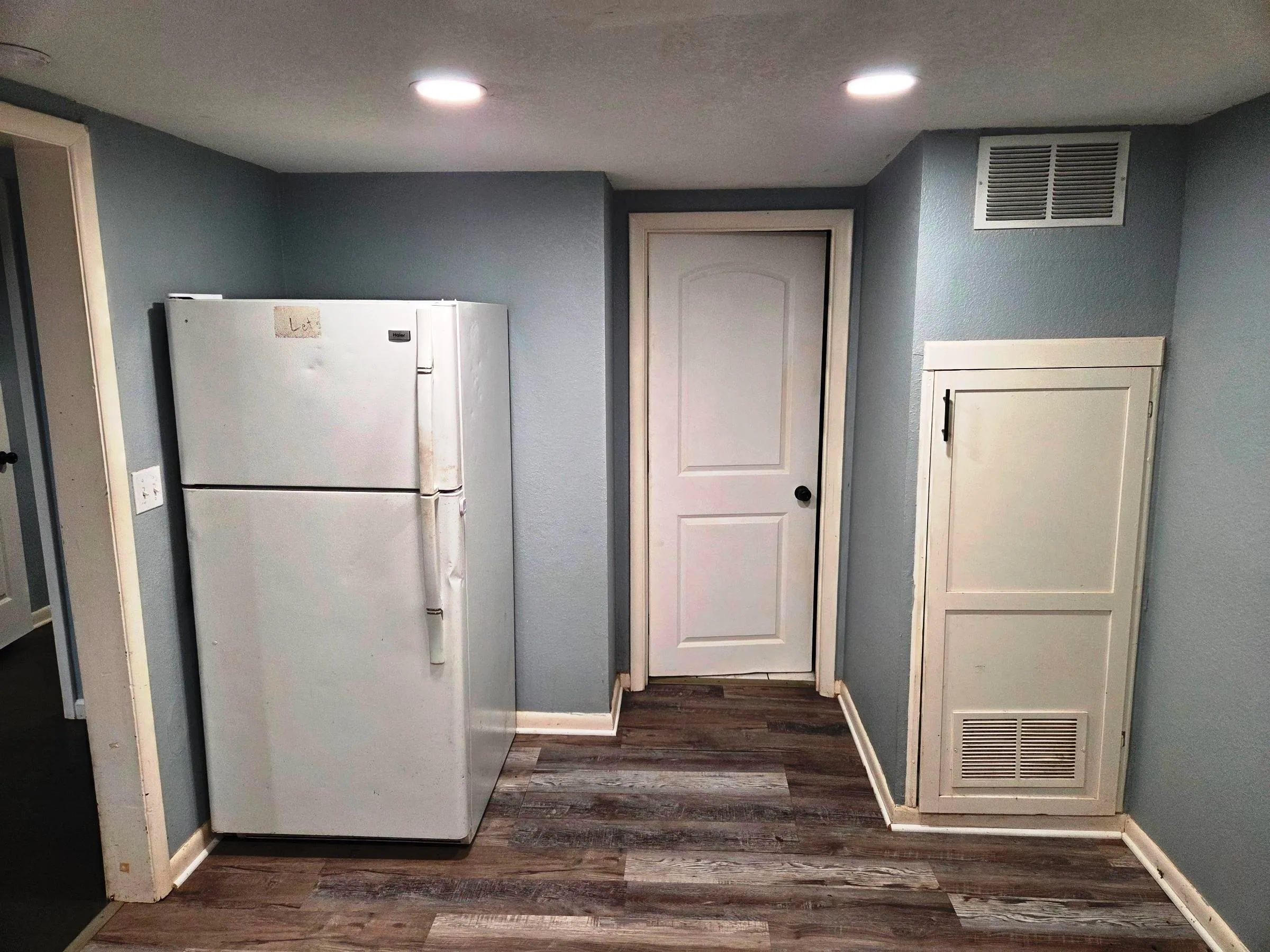 Wichita, Kansas 67213, United States, 3 Bedrooms Bedrooms, ,2 BathroomsBathrooms,Residential,Active,255263