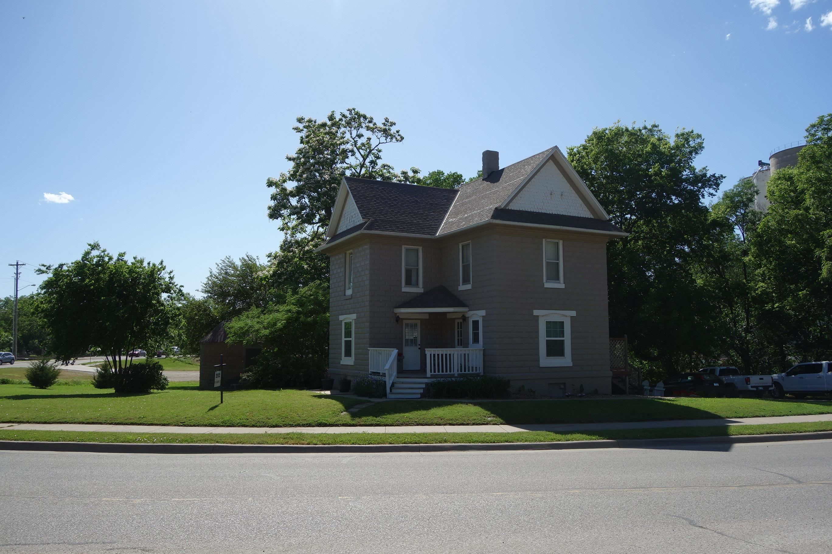202 W Blair St, Mulvane, Kansas image 2