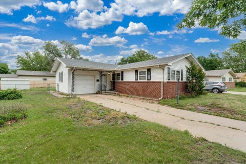 Homes For Sale - 1410 W Dallas St<br/> Wichita, KS 67217