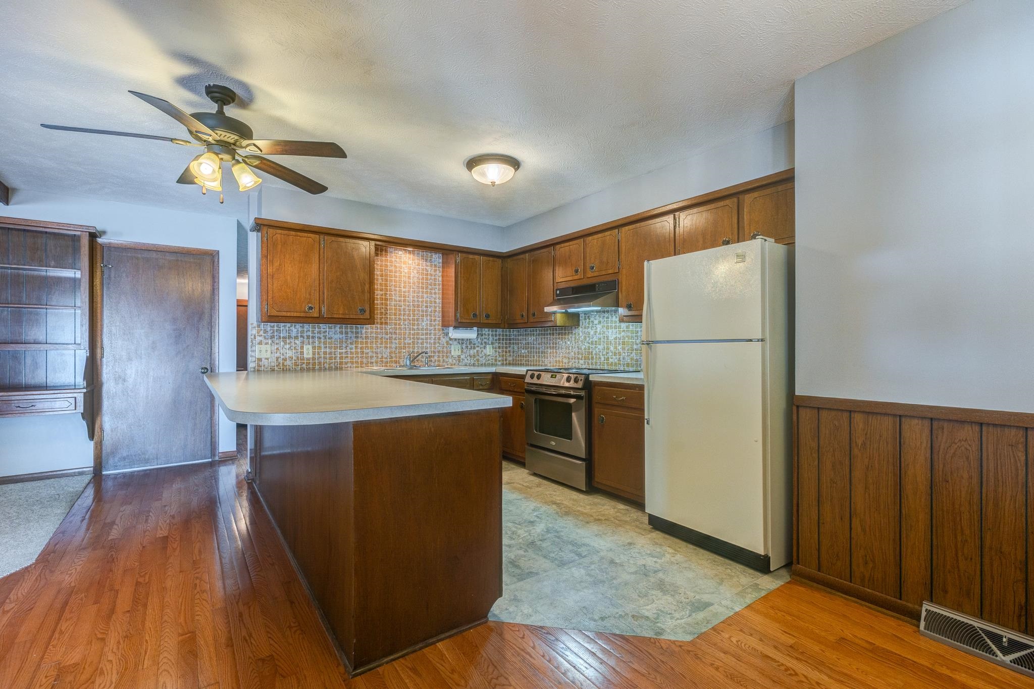 727 E Magnolia Rd, Salina, Kansas image 5