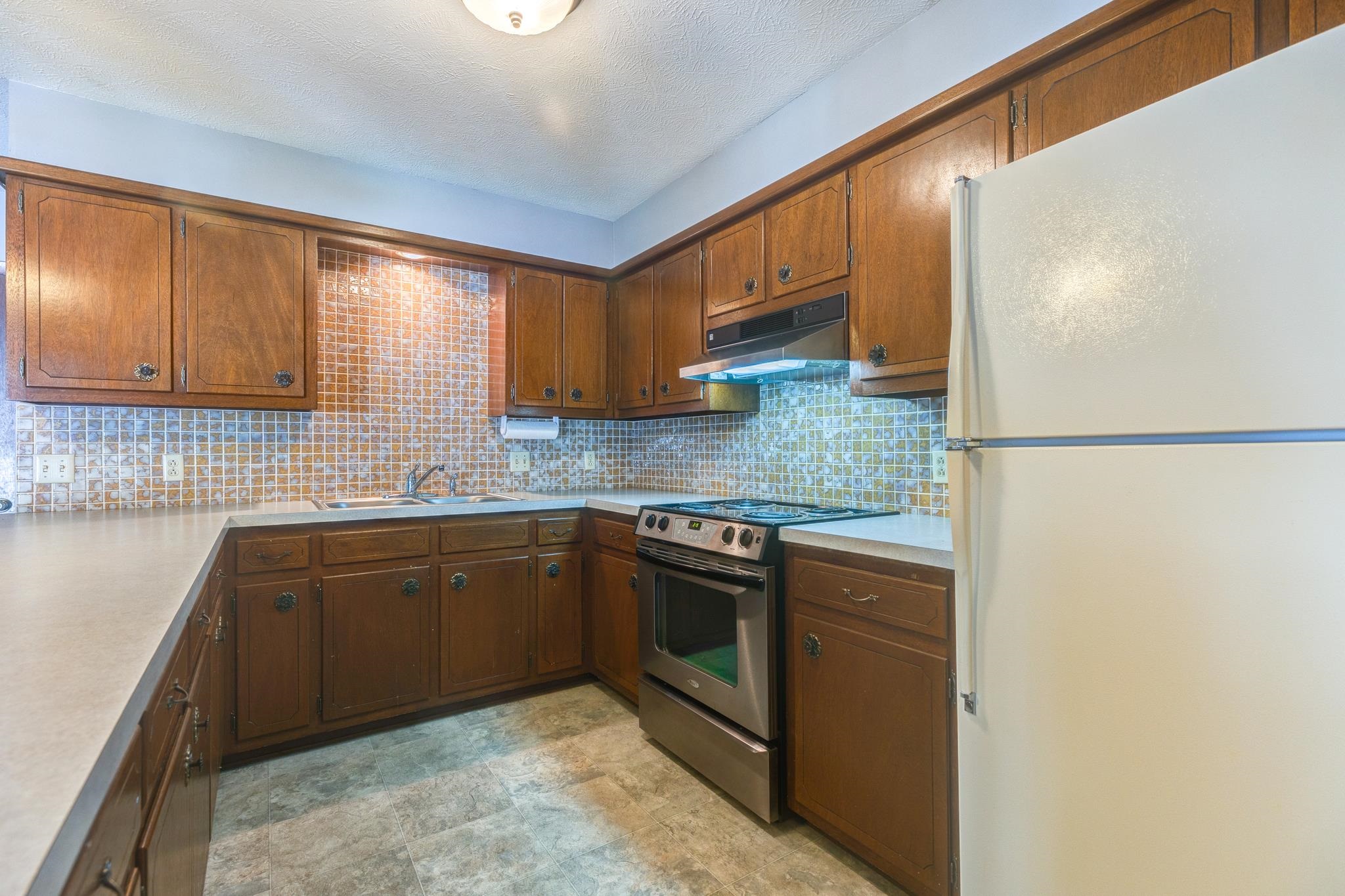 727 E Magnolia Rd, Salina, Kansas image 4