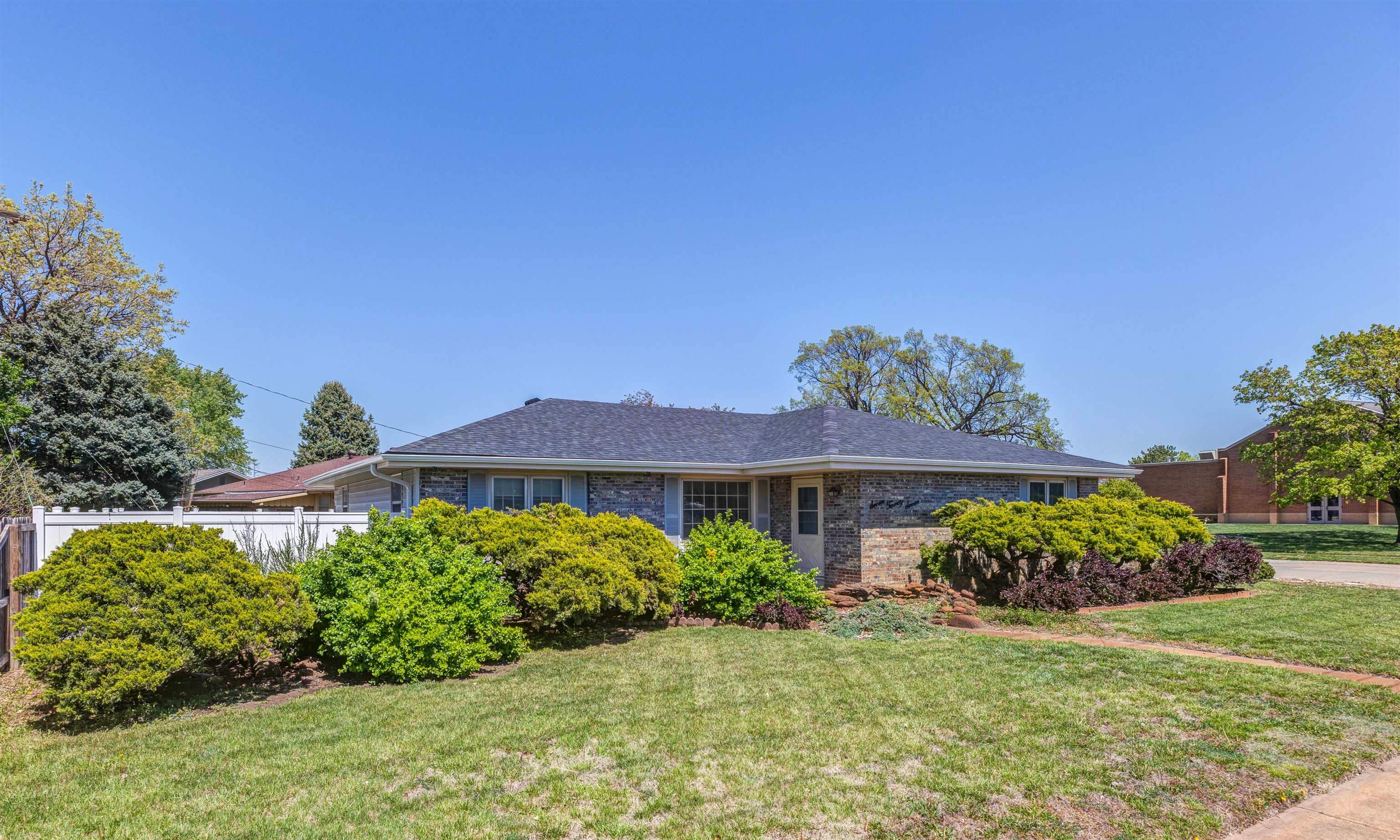 727 E Magnolia Rd, Salina, Kansas image 1