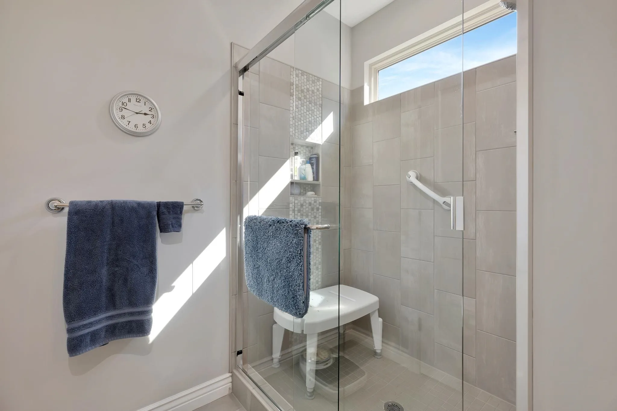 Wichita, Kansas 67205, United States, 4 Bedrooms Bedrooms, ,3 BathroomsBathrooms,Residential,Active,236326