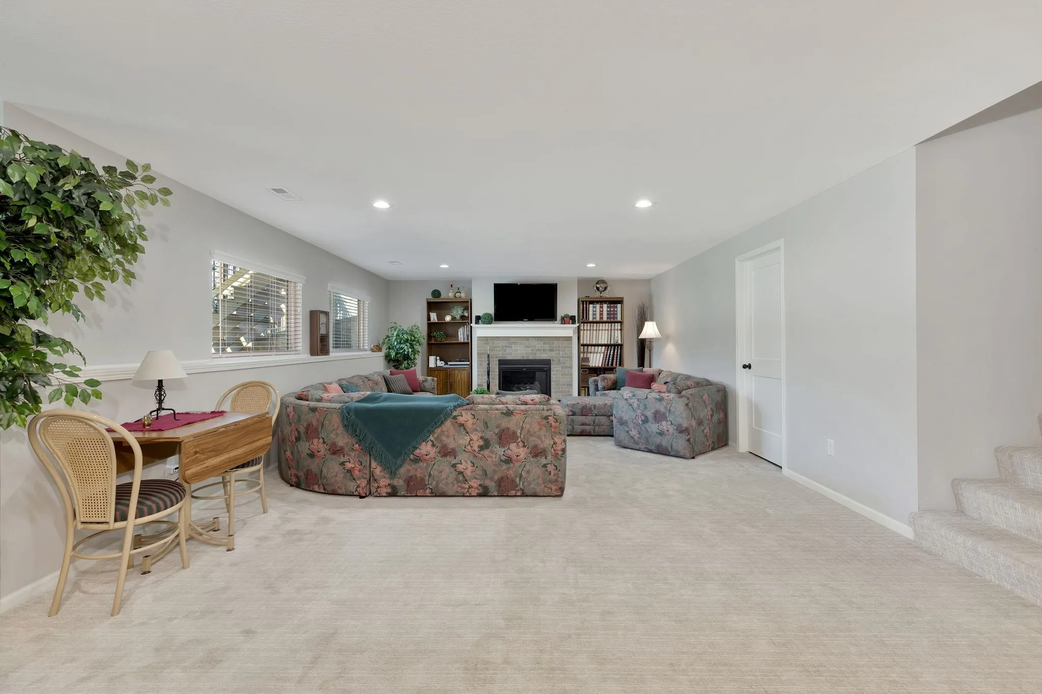 Wichita, Kansas 67205, United States, 4 Bedrooms Bedrooms, ,3 BathroomsBathrooms,Residential,Active,236326