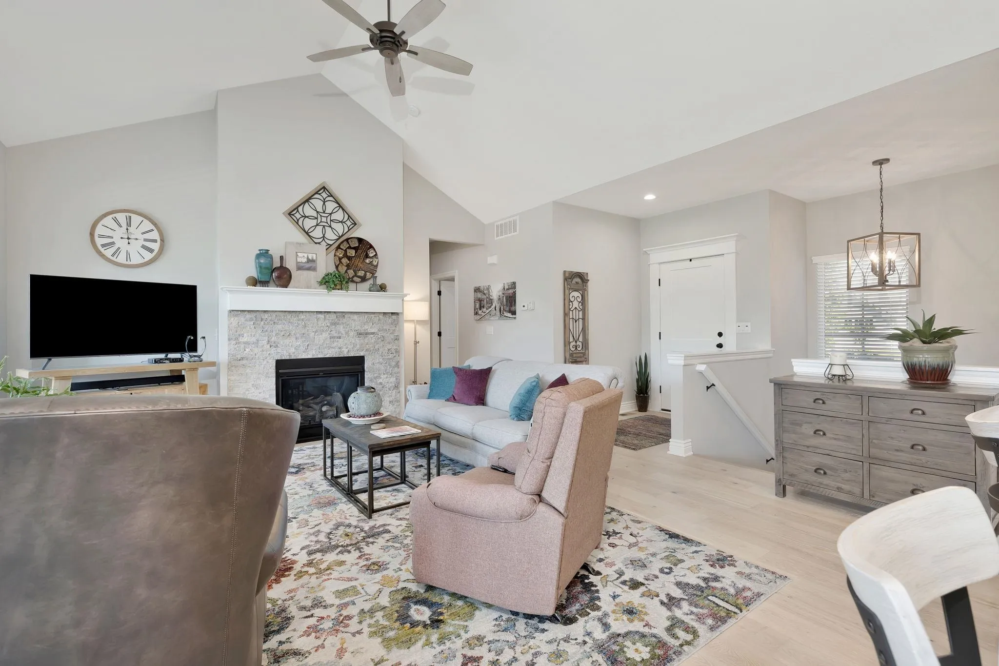 Wichita, Kansas 67205, United States, 4 Bedrooms Bedrooms, ,3 BathroomsBathrooms,Residential,Active,236326