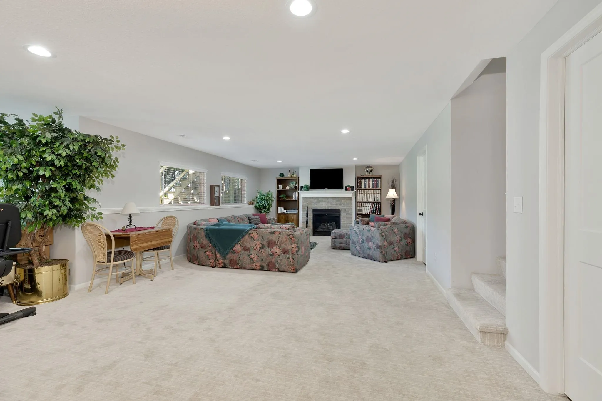 Wichita, Kansas 67205, United States, 4 Bedrooms Bedrooms, ,3 BathroomsBathrooms,Residential,Active,236326