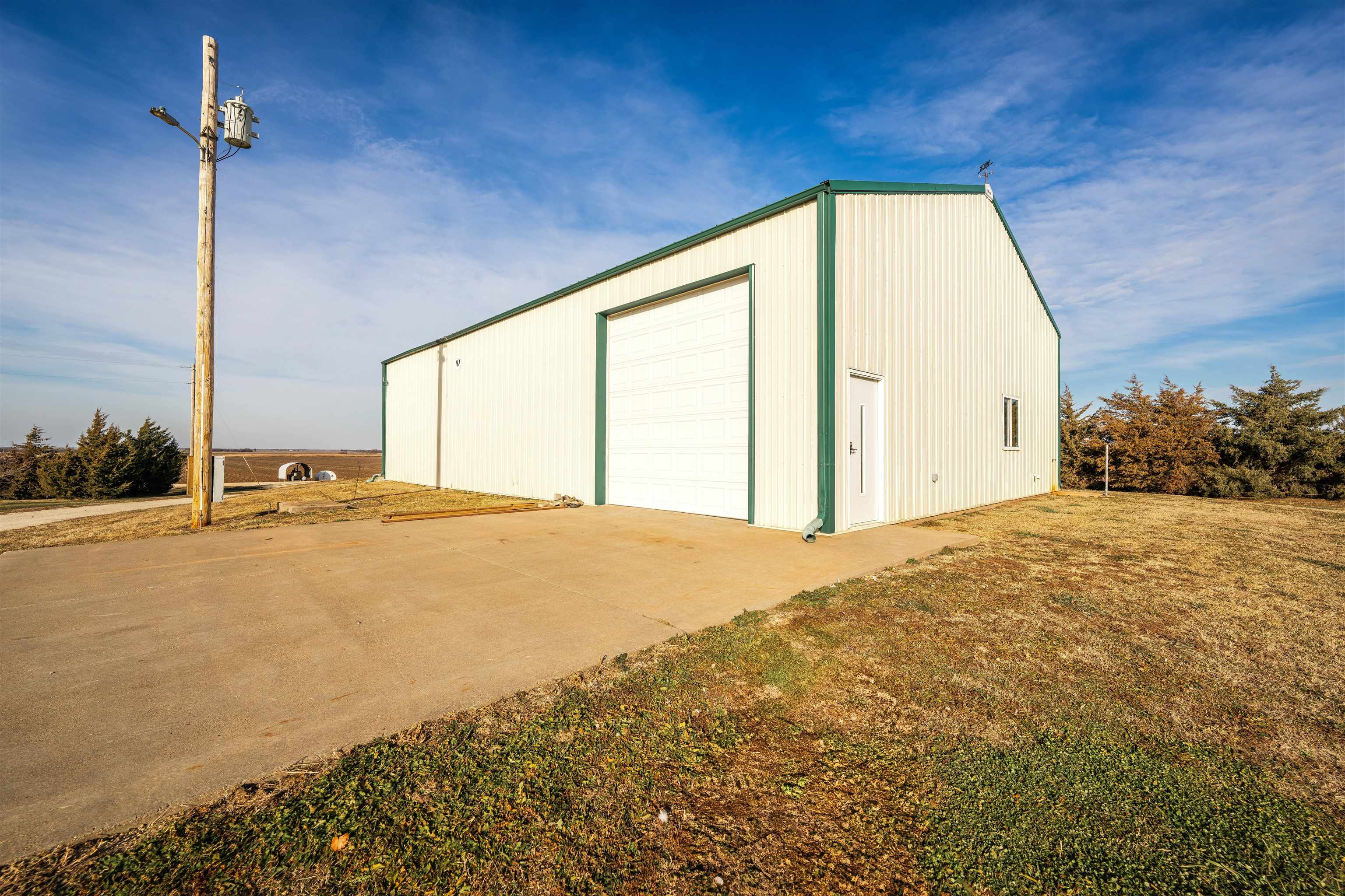 1606 10th Ave, McPherson, Kansas image 28