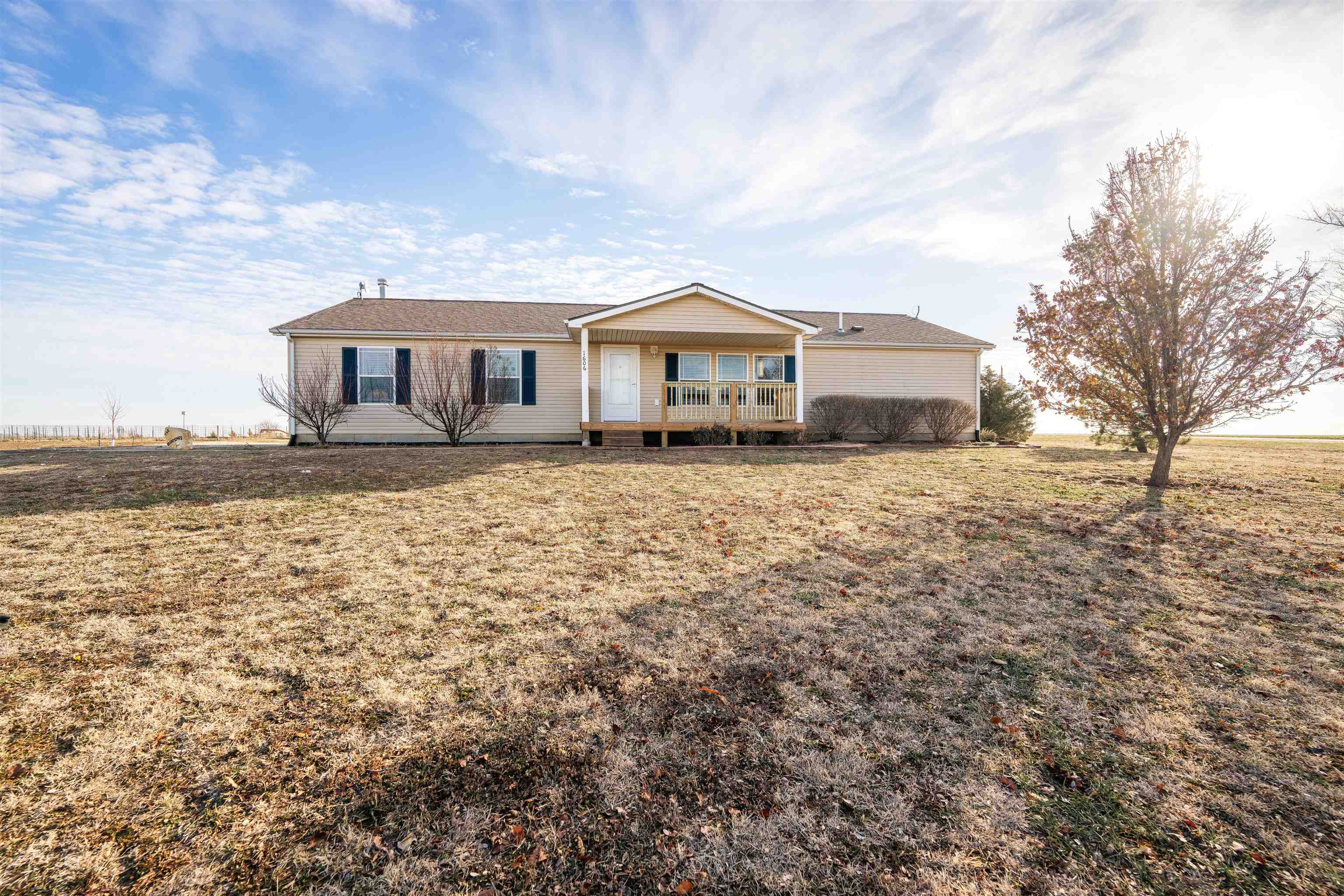 1606 10th Ave, McPherson, Kansas image 3