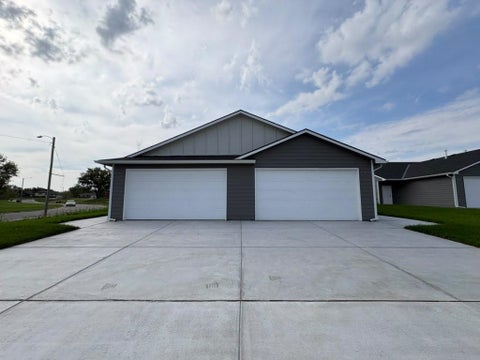 Multifamily For Sale - 2973 S Bunker Hill Ct #100 & #200 Hl<br/> Sedgwick County, Wichita, KS 67210