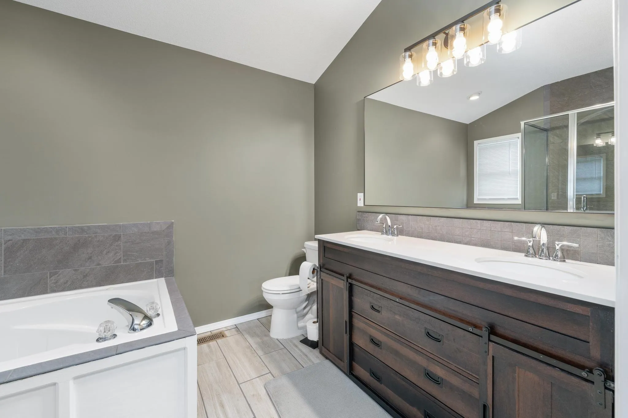 Derby, Kansas 67037, United States, 4 Bedrooms Bedrooms, ,3 BathroomsBathrooms,Residential,Active,150361