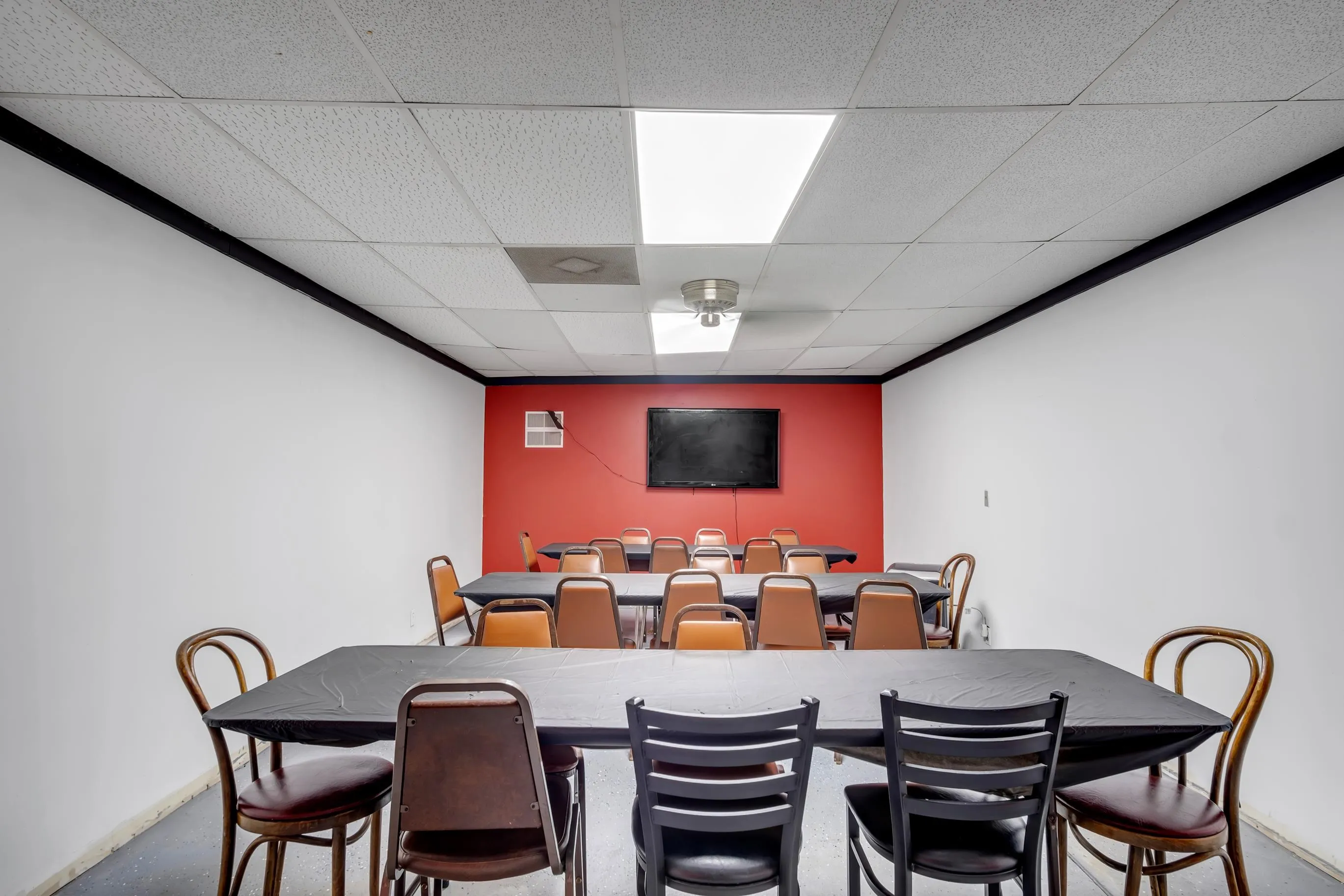 Marion, Kansas 66861, United States, ,Commercial,Active,216002