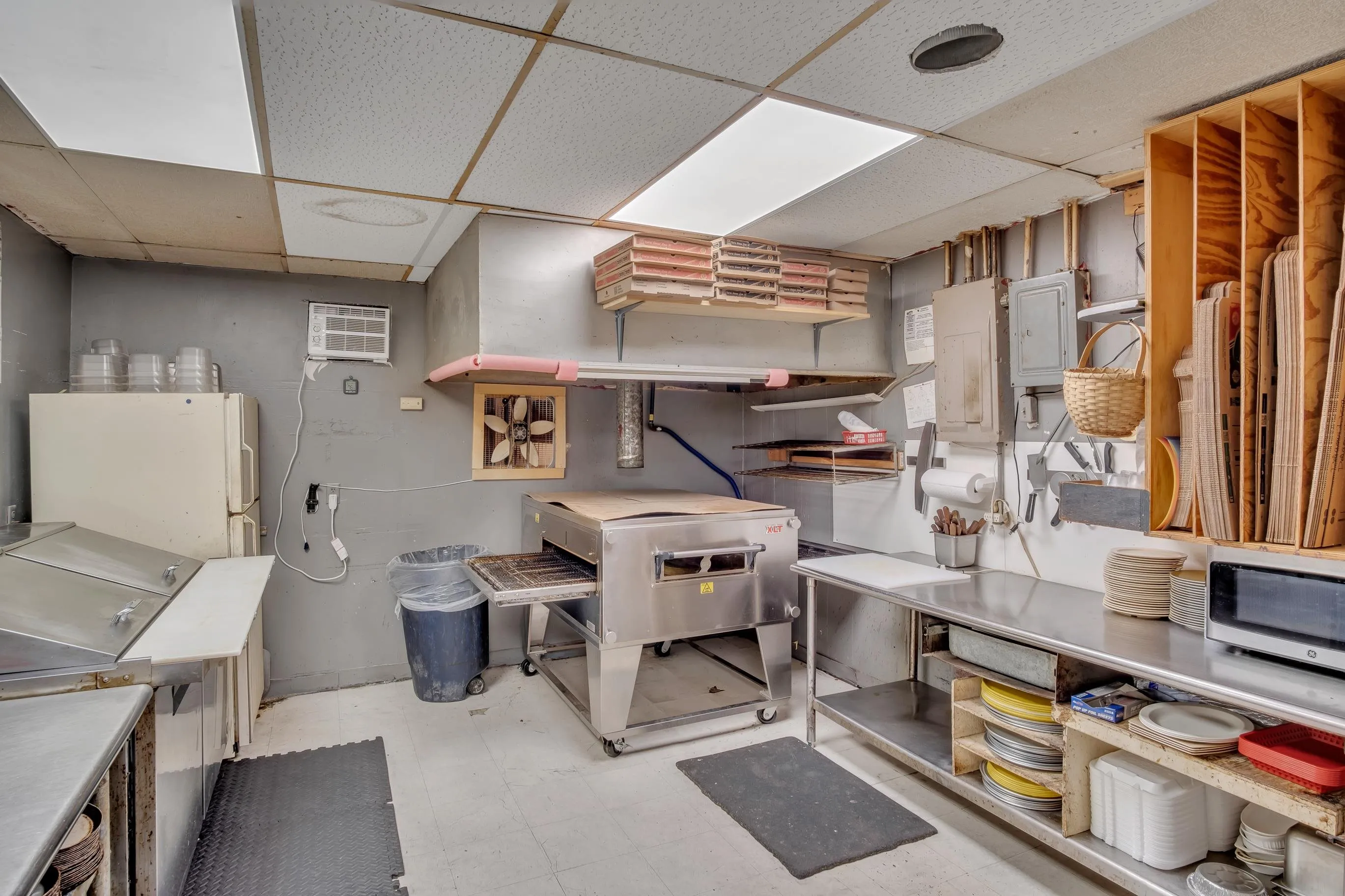 Marion, Kansas 66861, United States, ,Commercial,Active,216002