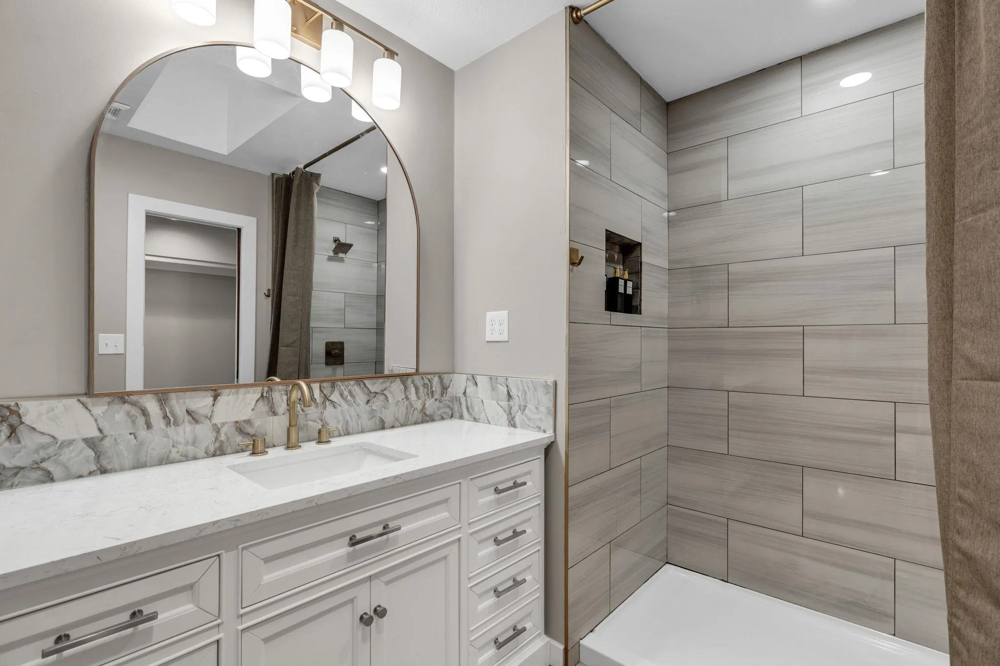 Wichita, Kansas 67230, United States, 4 Bedrooms Bedrooms, ,3 BathroomsBathrooms,Residential,Active,90307