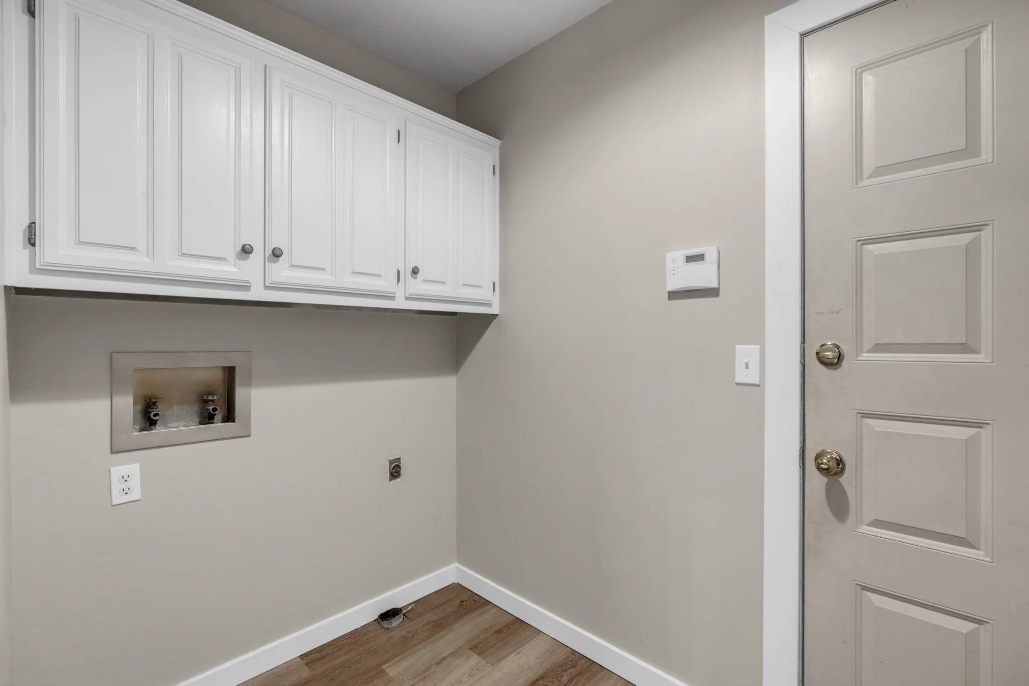 Wichita, Kansas 67230, United States, 4 Bedrooms Bedrooms, ,3 BathroomsBathrooms,Residential,Active,90307