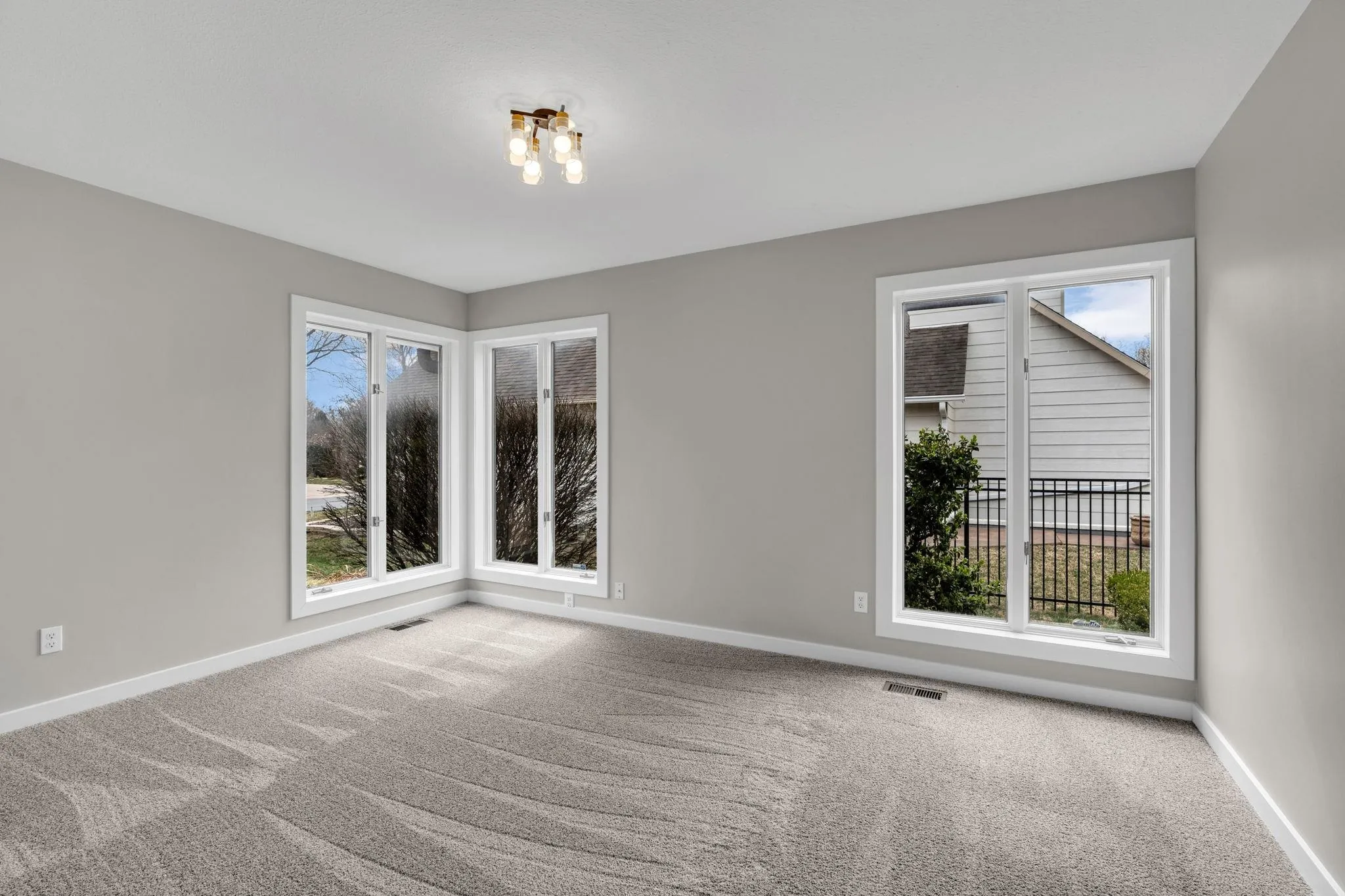 Wichita, Kansas 67230, United States, 4 Bedrooms Bedrooms, ,3 BathroomsBathrooms,Residential,Active,90307