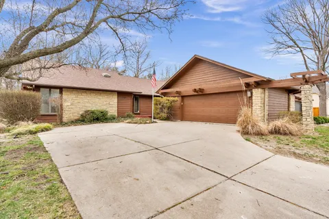 537 Saint Andrews Dr, Wichita, KS 67230 - MLS#: 652321