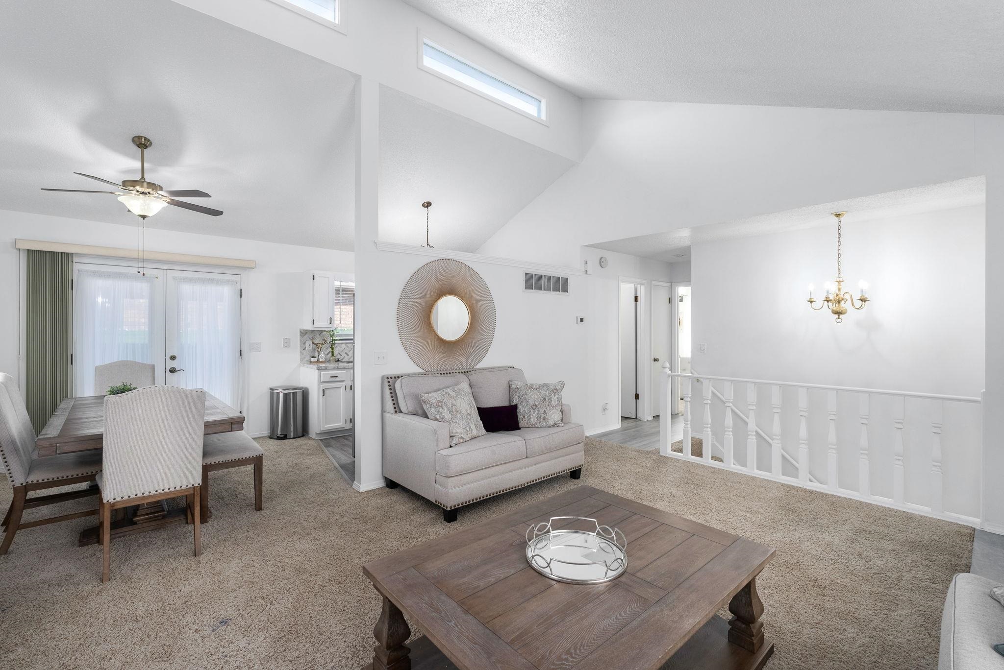 Wichita, Kansas 67212, United States, 2 Bedrooms Bedrooms, ,2 BathroomsBathrooms,Residential,Pending,63708