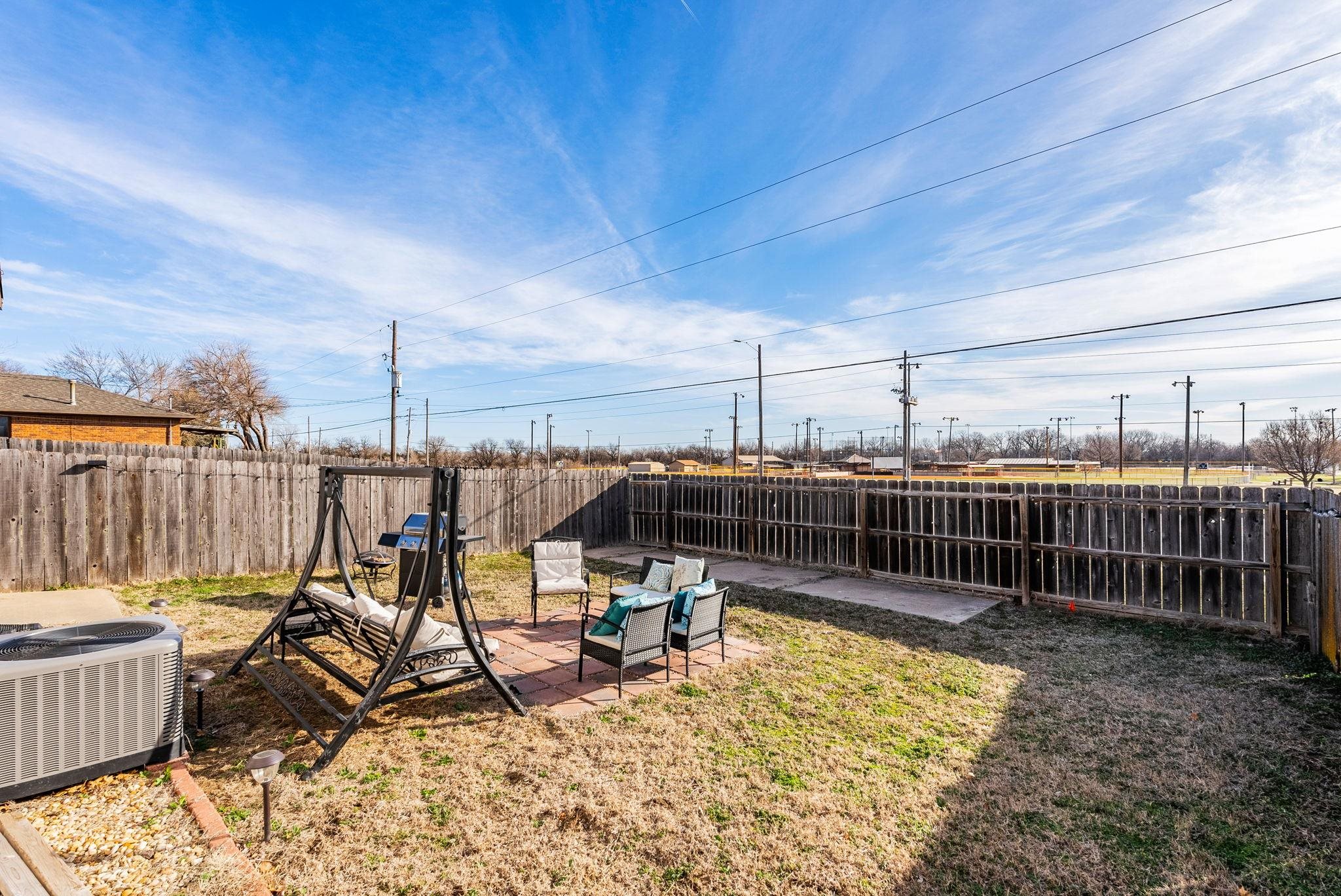 Wichita, Kansas 67212, United States, 2 Bedrooms Bedrooms, ,2 BathroomsBathrooms,Residential,Pending,63708