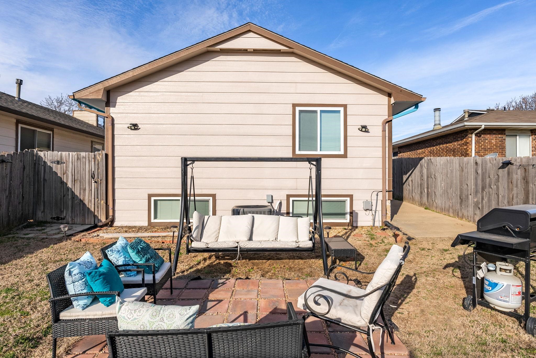 Wichita, Kansas 67212, United States, 2 Bedrooms Bedrooms, ,2 BathroomsBathrooms,Residential,Pending,63708