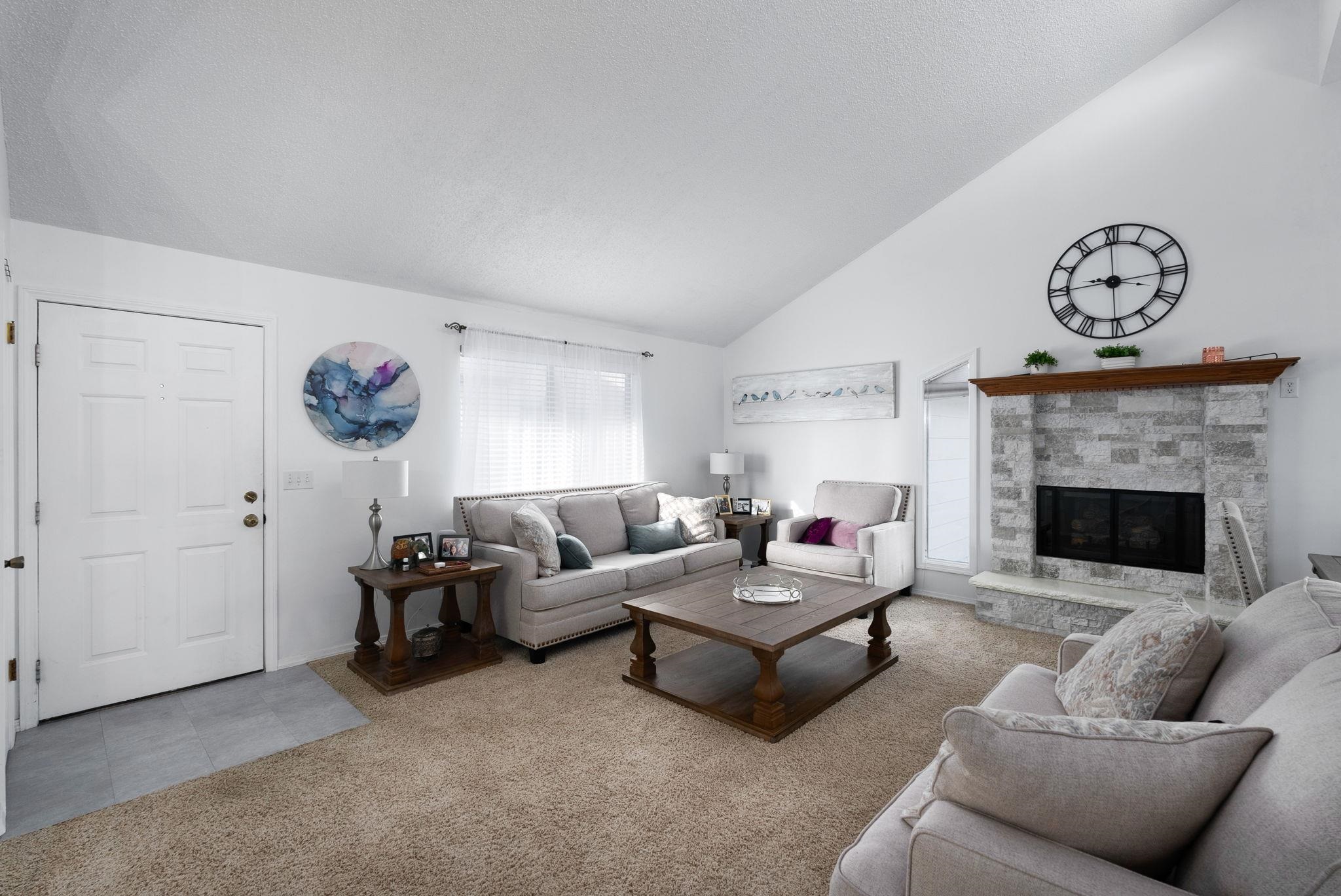 Wichita, Kansas 67212, United States, 2 Bedrooms Bedrooms, ,2 BathroomsBathrooms,Residential,Pending,63708