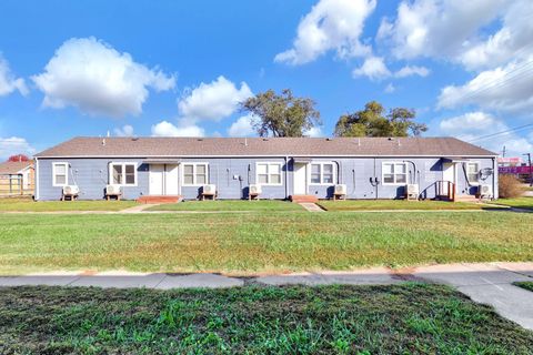 Multifamily For Sale - 319 N Ash St<br/> Marion County, Hillsboro, KS 67063