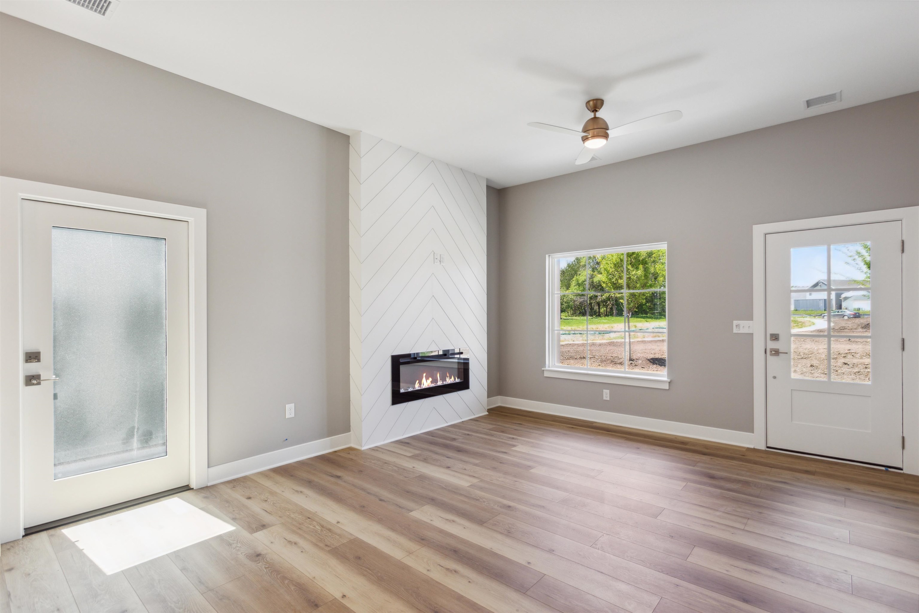 421 E Lexington Ln, Andover, Kansas image 4