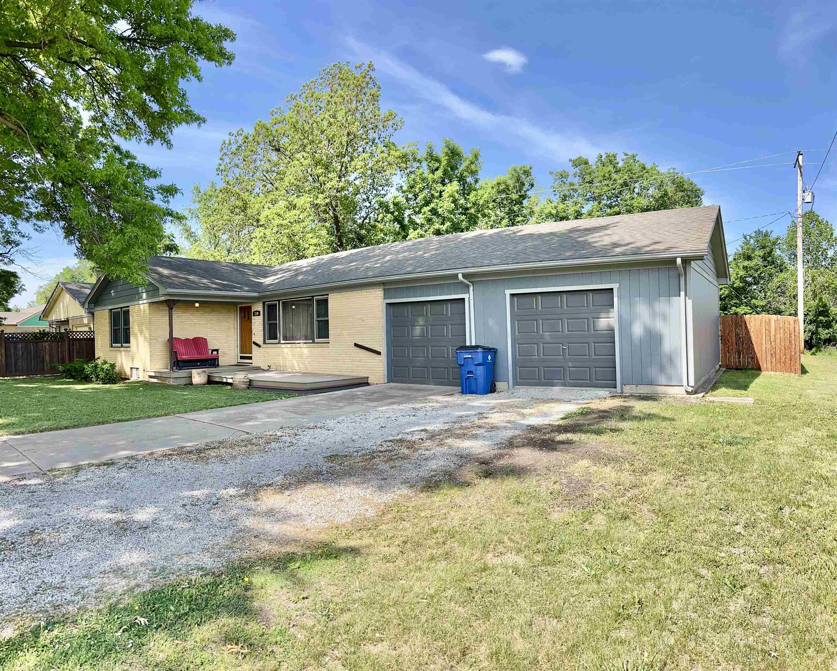 219 Marriott Dr, Eureka, Kansas image 2