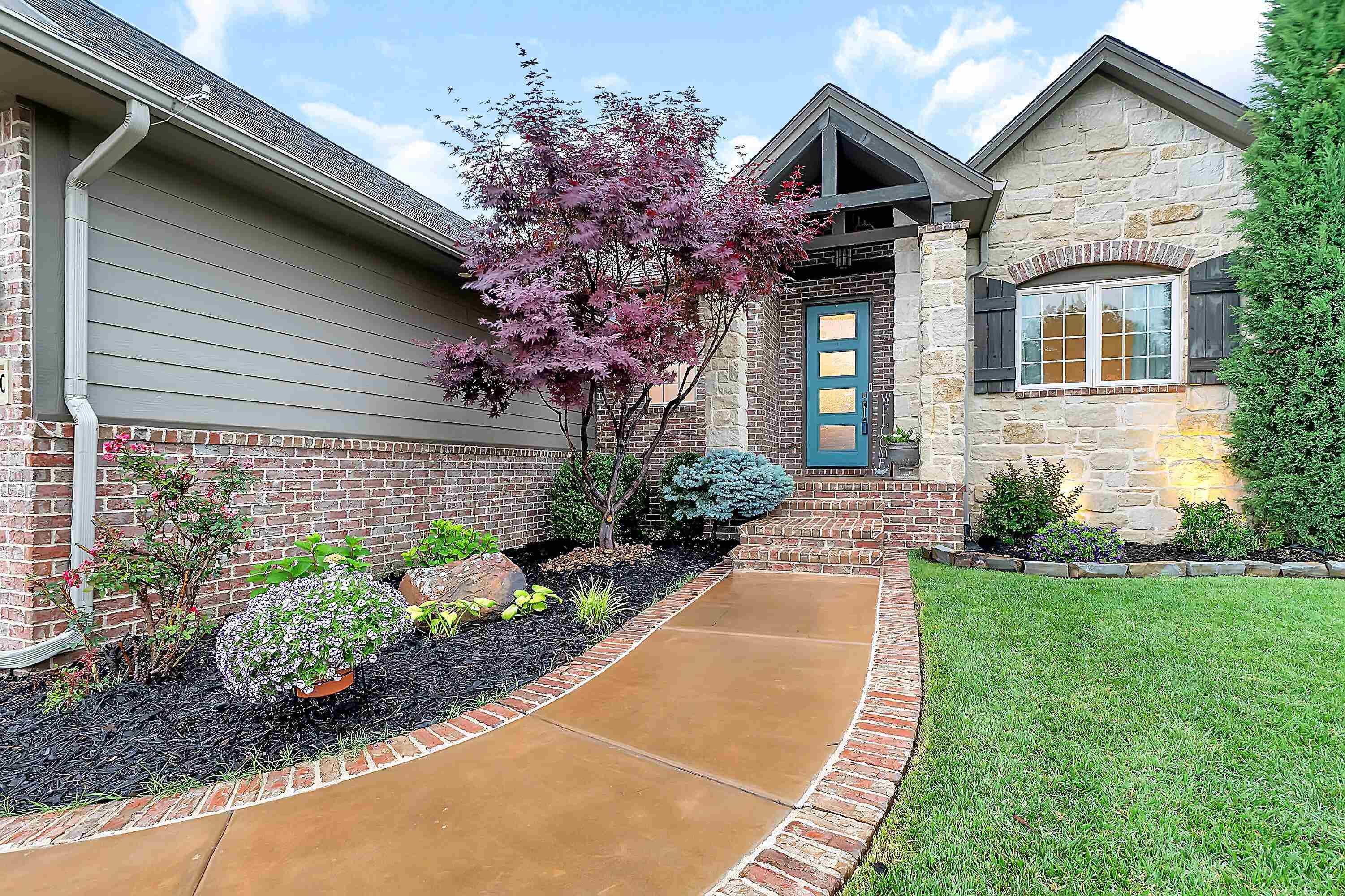 2400 N Fairway Ln, Derby, Kansas image 2