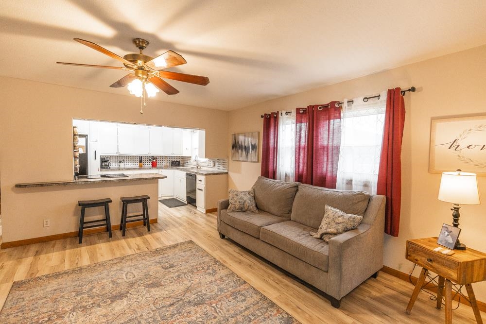 2044 Quincy Cir, Salina, Kansas image 4