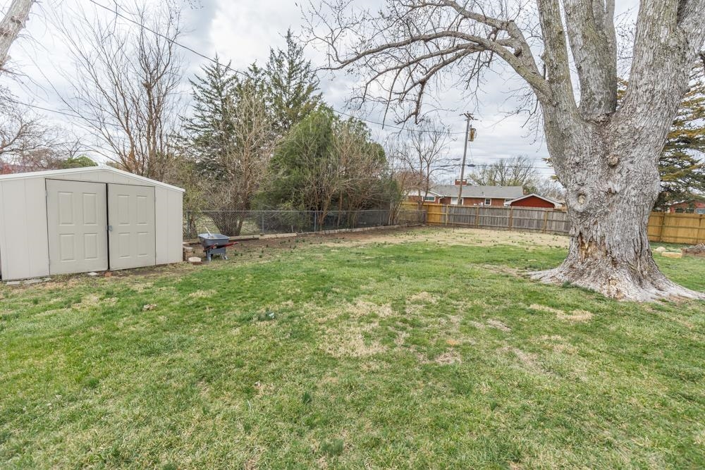 2044 Quincy Cir, Salina, Kansas image 24