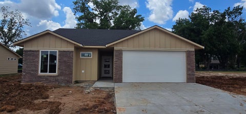 Homes For Sale - 213 Tomahawk<br/> Clearwater, KS 67026