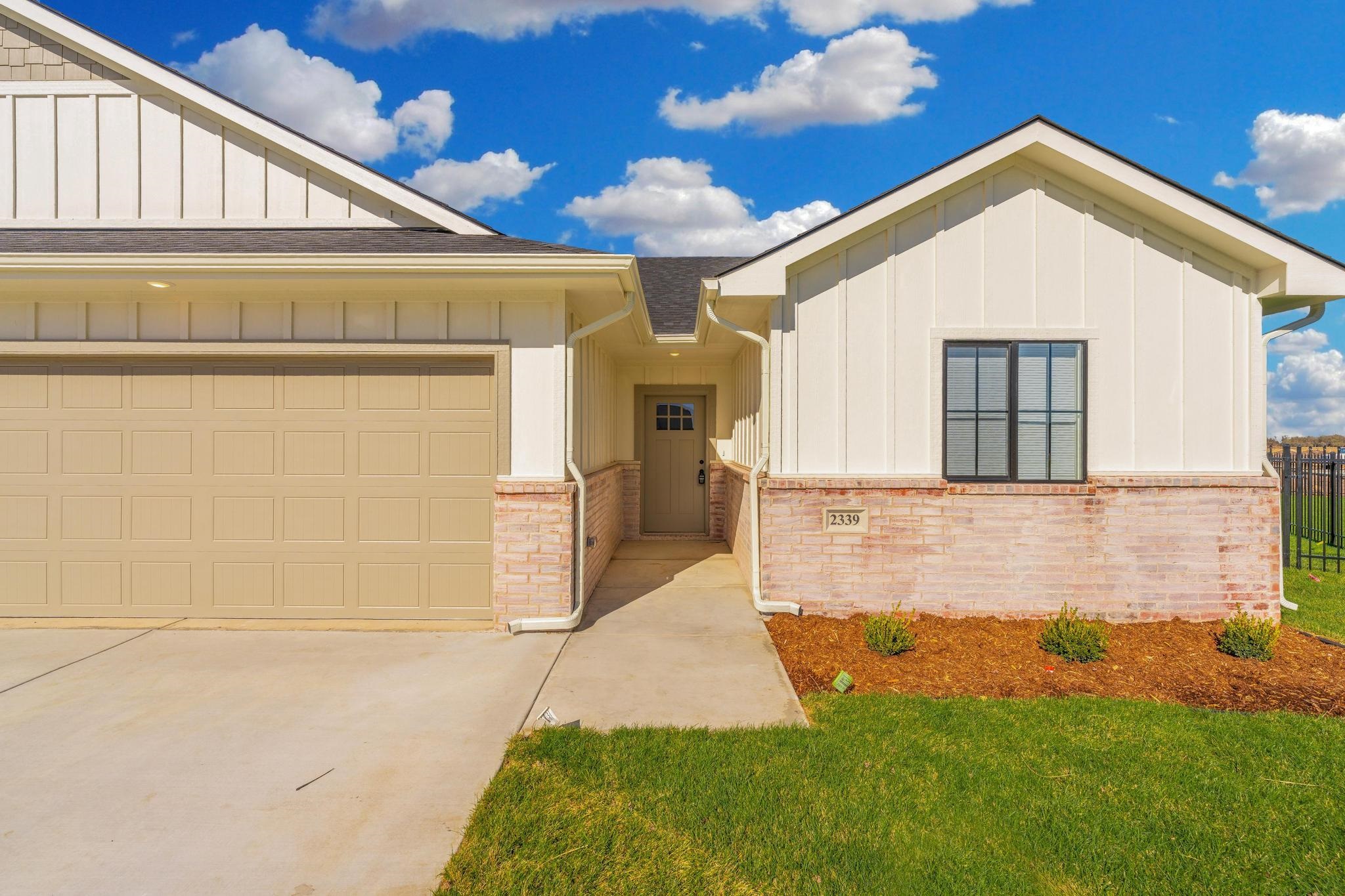 2326 S Spring Hill Ct, Goddard, Kansas image 1