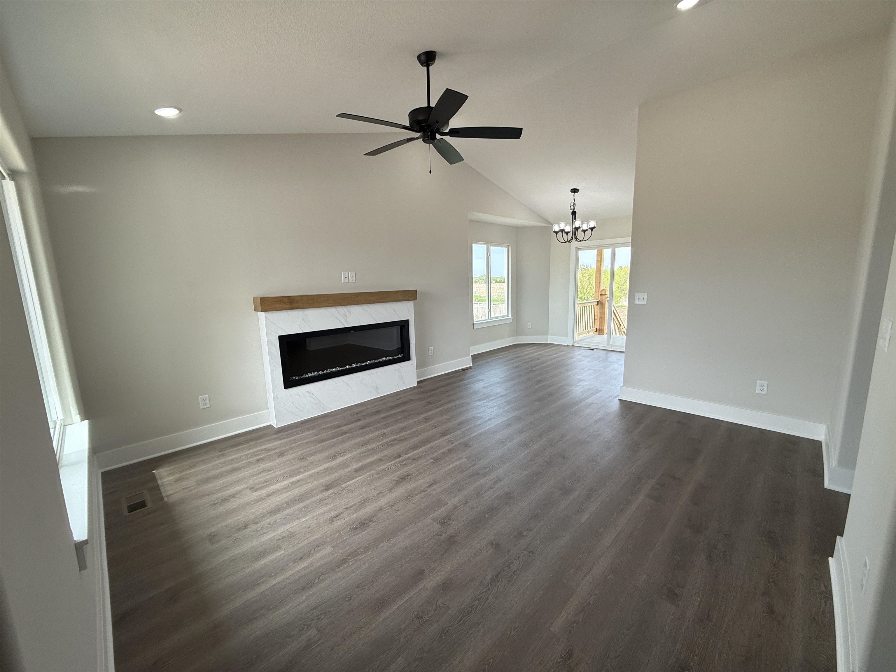 138 E Poplar Circle, Goddard, Kansas image 2