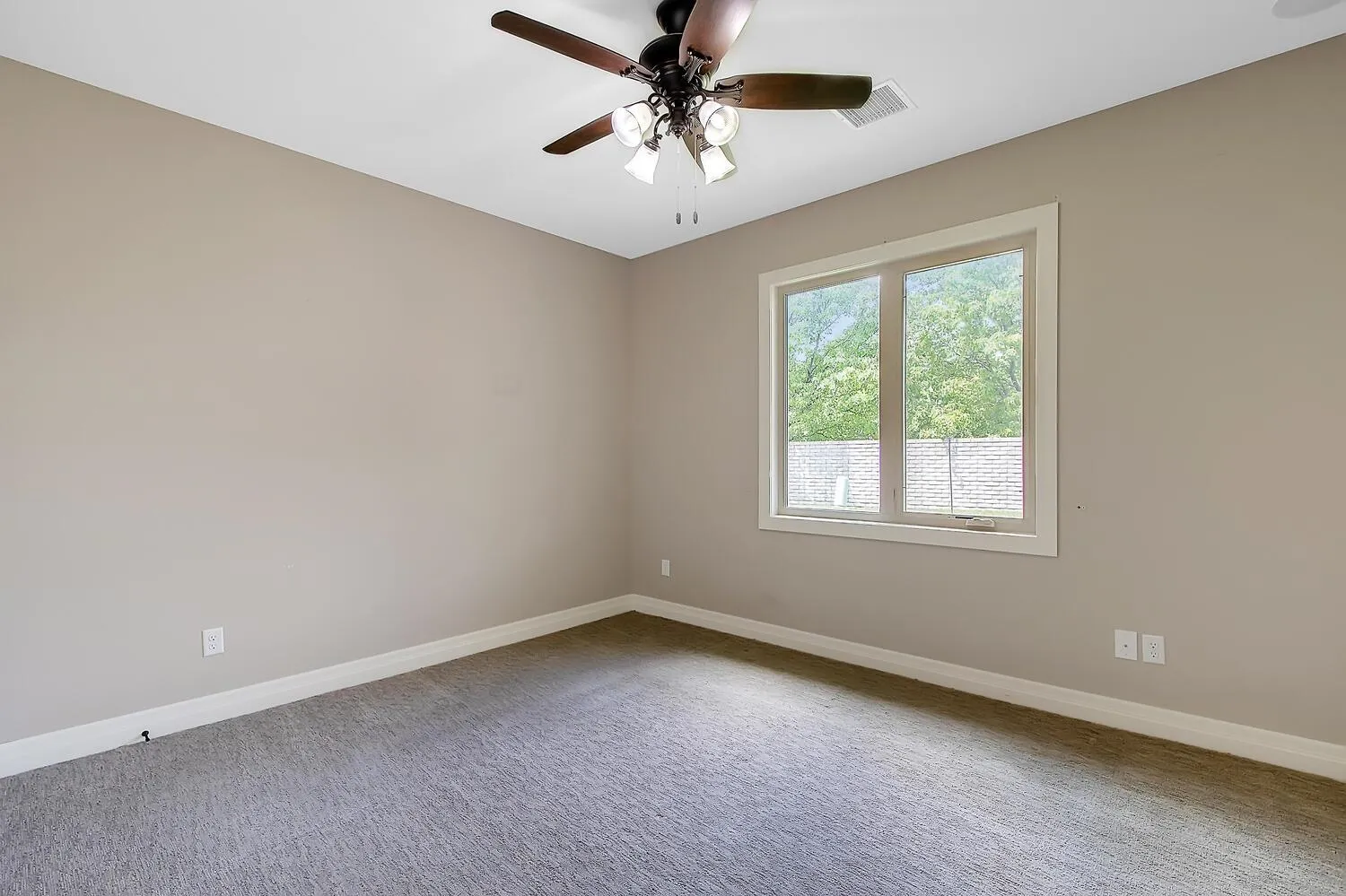 Augusta, Kansas 67010, United States, 3 Bedrooms Bedrooms, ,2 BathroomsBathrooms,Residential,Active,135727