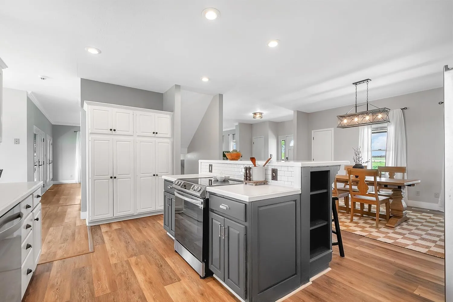 Sedgwick, Kansas 67135, United States, 7 Bedrooms Bedrooms, ,5 BathroomsBathrooms,Residential,Active,154874